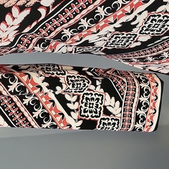 White House Black Market Black and Pink Print Stretchy V-Back Dress - Size S - Picture 6 of 11